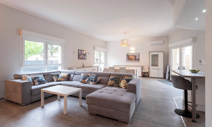 Thionville Casa | Le Château Jeannot - Rock in Share