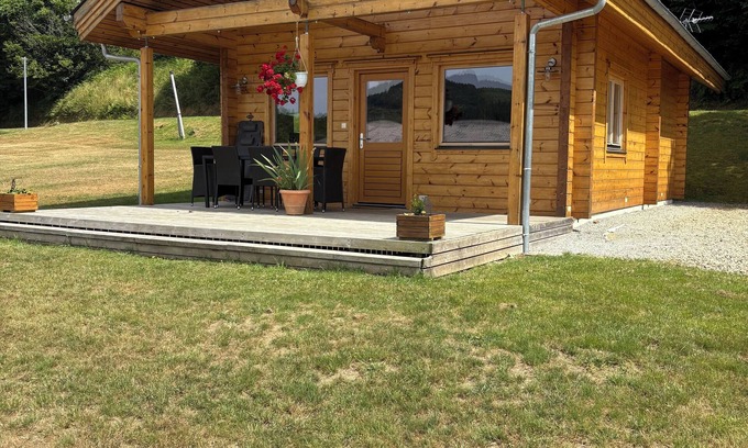 Peyrat-le-Chateau Chalet De Esquí | Le Chalet de Lintignat, 2 steps from Lac de Vassivière. Peace of mind assured.