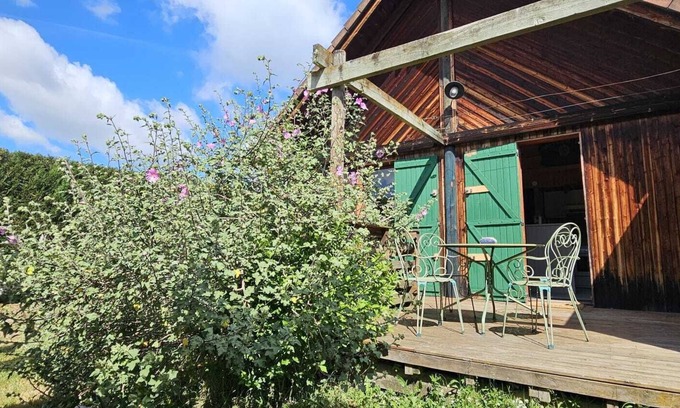 Ebreuil Chalet De Esquí | Le Chalet Fiolant: cosy wooden chalet for 6/8 people on the banks of the Sioule river