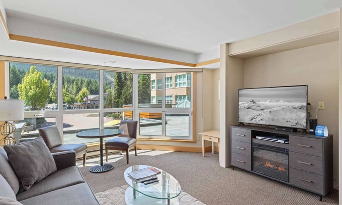 Blackcomb Hotel | Le Chamois - 1 Bedroom #217