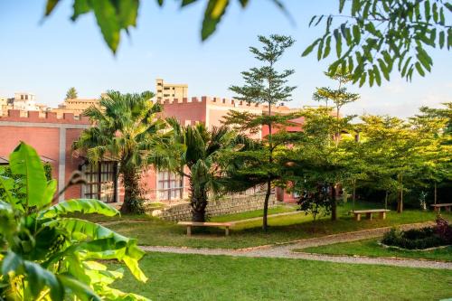 Ambohibao Hotel | Le Chat'o Park Hotel Ivato Airport NAVETTE GRATUITE H24