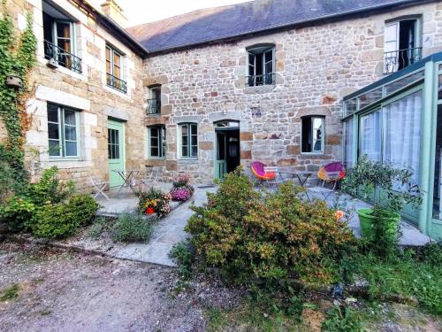 Carrouges Casa | Le cheval blanc