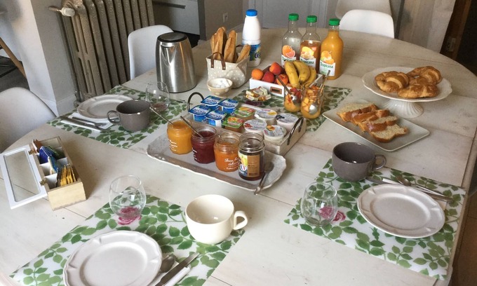 La Tour-du-Pin Cama Y Desayuno | Le Clos De La Tour