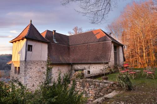 Gagnac-sur-Cere Casa | Le colombié Superbe maison en pierre rénovée