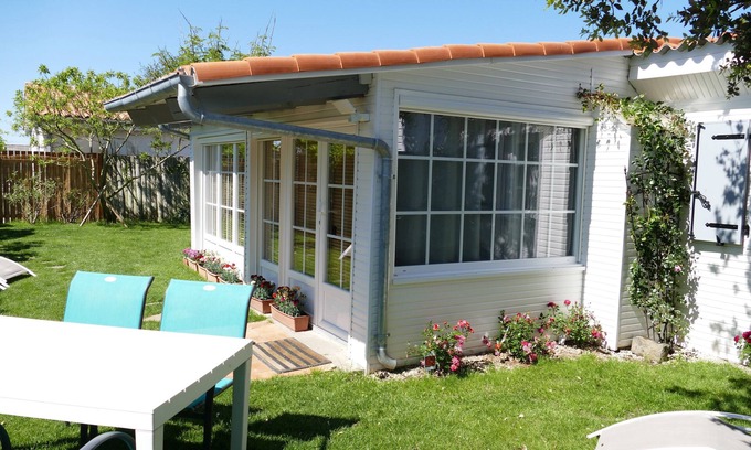 Saint-Palais-sur-Mer Casa | Le Cottage, house with garden 300 meters from the beach