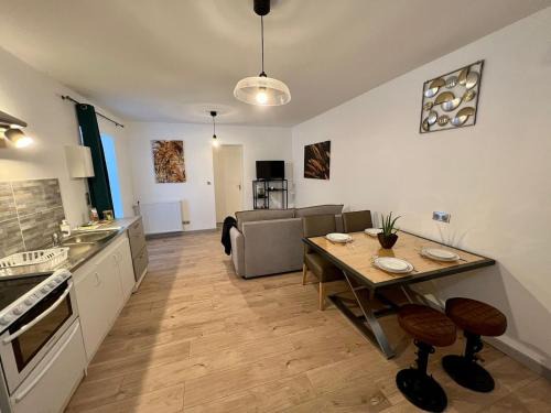 Bourgoin-Jallieu Apartamento | Le Dauphin, Proche gare, Wifi, Netflix