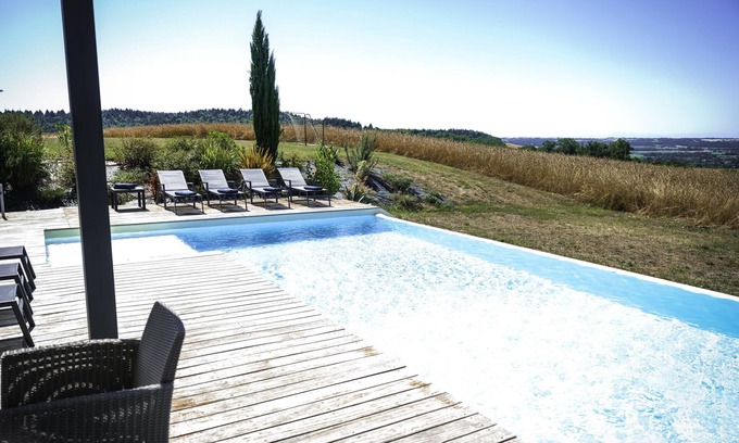 Roquemaure Casa | Le Domaine des Fargues - Country estate with swimming pool