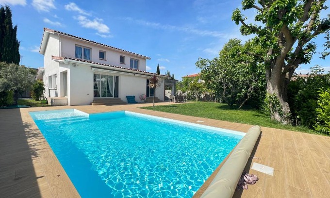 Tournefeuille Casa | Le Duck : Maison Familiale avec Piscine & Jardin