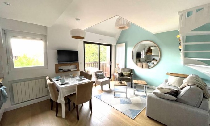 Tourgeville Apartamento | Le Fairway by Interhome