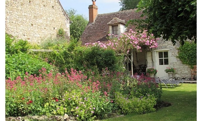 Chaumussay Condominio | LE FLEUVE -COTTAGE HOLIDAY RENTAL, IN LE GRAND PRESSIGNY, INDRE-ET-LOIRE, FRANCE