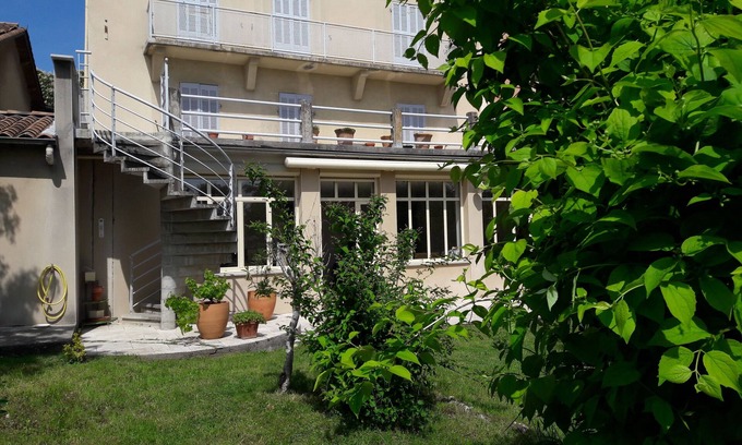 Forcalquier Apartamento | Le Fontauris, garden apartment for 4 people in the heart of Forcalquier