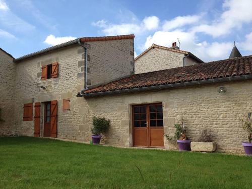 Saint-Georges-les-Baillargeaux Casa | Le Haut Fontaine : gîte 4/5 pers. ou site entier 9 pers