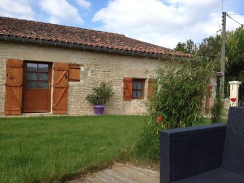 Saint-Georges-les-Baillargeaux Cama Y Desayuno | Le Haut Fontaine : minis maisons de charme