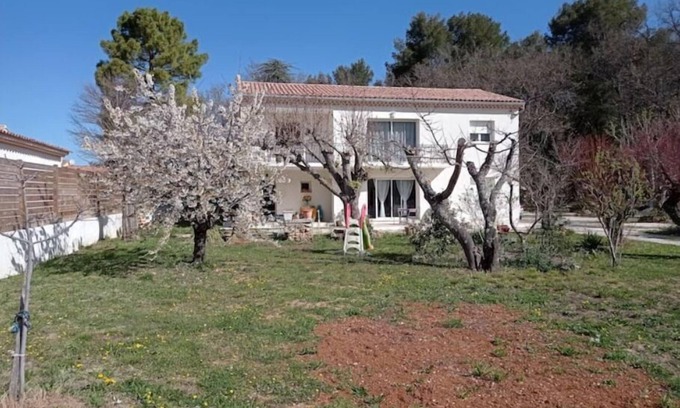Nans-les-Pins Apartamento | LE Gîte LA Maison DE Papou Le Tilleul