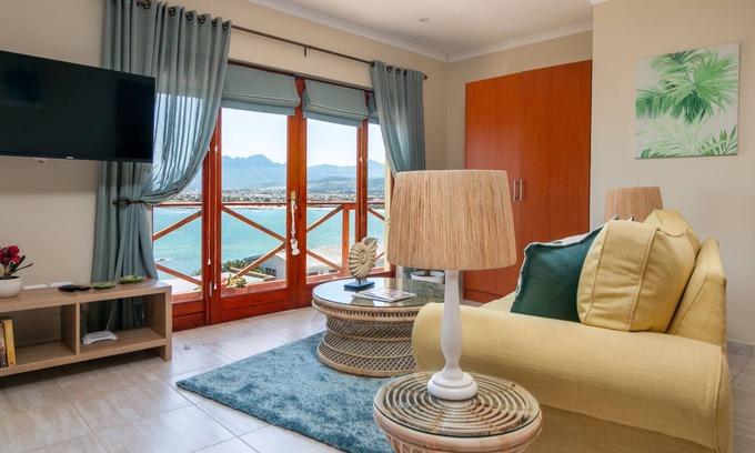 Cape Town Apartamento | Le Gaulois - Holiday sea facing flats - Le Palmier
