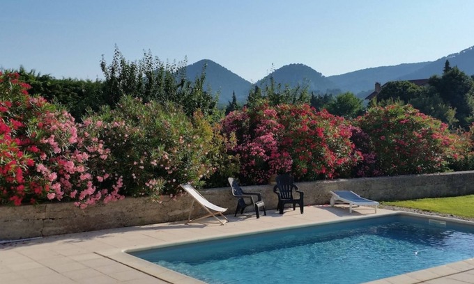 Sablet Villa | THE BIG COTTAGE