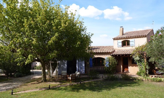 Bagnols-sur-Ceze Apartamento | apartamento con piscina Provenza occitana