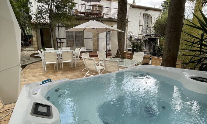 Cite Gely Villa | Le Jardin des Poetes Villa de Charme Avec spa Exterieur en Centre Ville
