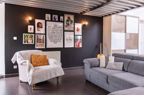 Sainte-Savine Apartamento | Le Loft Indus - Parking - Borne arcade - BBQ - Salle de jeux - WIFI