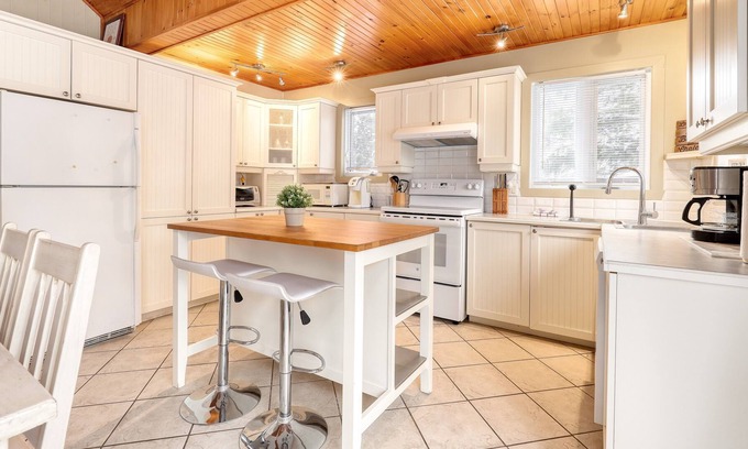 Saint-Damien Chalet De Esquí | Le Louise - Waterfront with spa