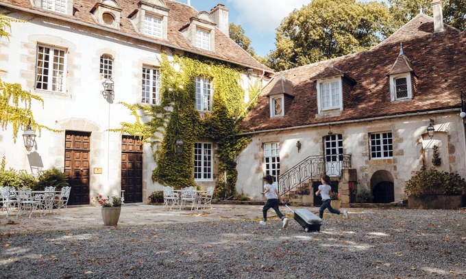 Pouligny-Notre-Dame Otro | Le Manoir de charme - ideal for weddings, seminars or family gatherings