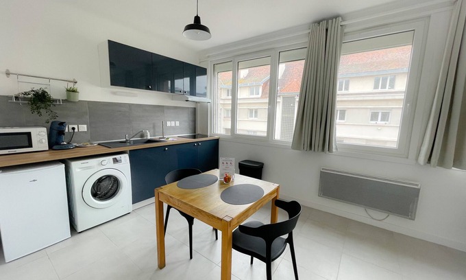 Calais City Center Apartamento | Le Minck-Apartamento-Habitación con desagüe-Vista a lugar emblemático