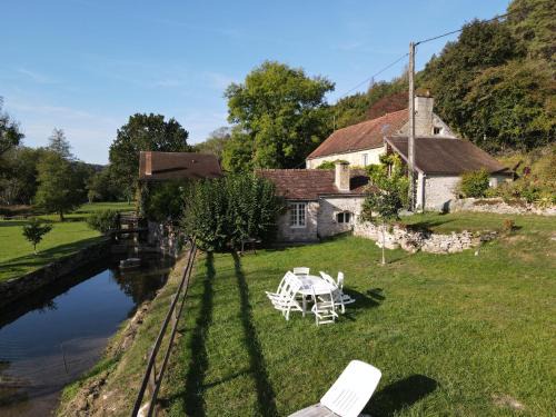 Saint-Germain-le-Rocheux Cama Y Desayuno | Le moulin de Saint Germain