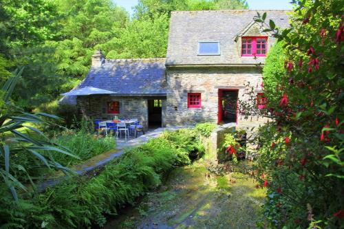 Saint-Urbaine Casa | Le moulin de Beuzidou