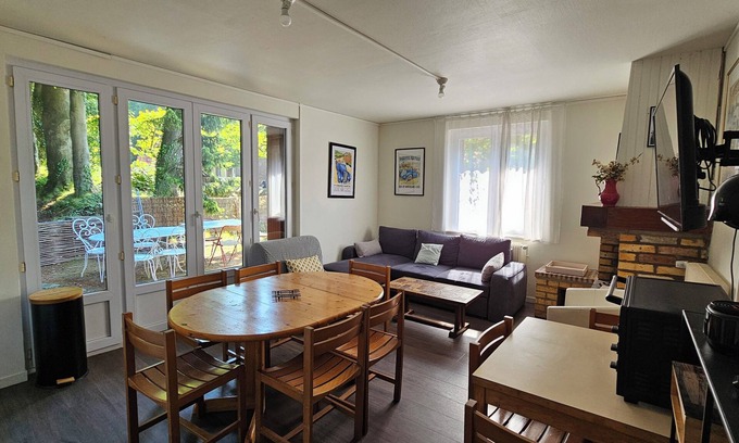 Dieppe Casa | Le Nid de Houle, gîte at Domaine des Roches, a 10-minute walk from the beach.