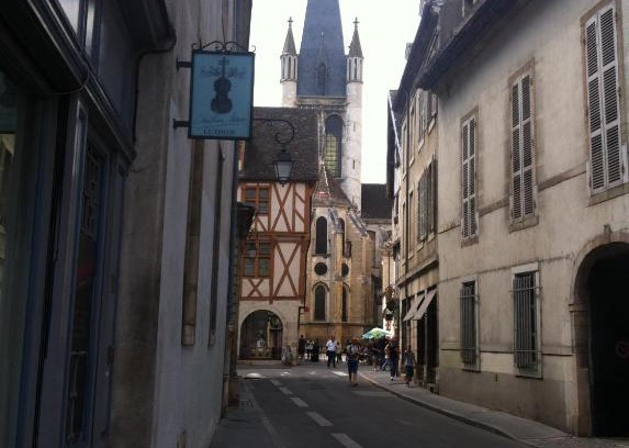 Old Town Apartamento | Le Nid De La Chouette