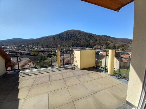 Kaysersberg-Vignoble Apartamento | Le panorama - Appartement meublé 5 pièces cuisine salle de bain