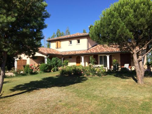 Saint-Cyr-sur-le-Rhone Cama Y Desayuno | Le paradis de la Provence