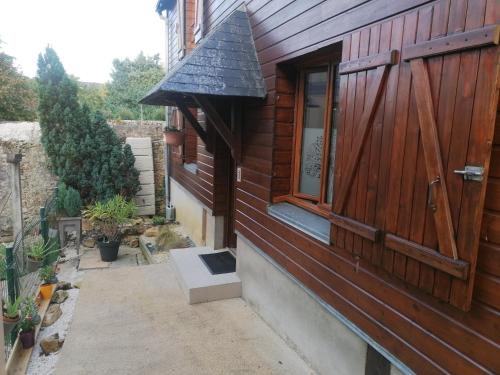 Flore Apartamento | Le Petit Chalet -Appartement proche de la vieille ville , du centre ville et du Tram- PETIT DEJEUNER OFFERT