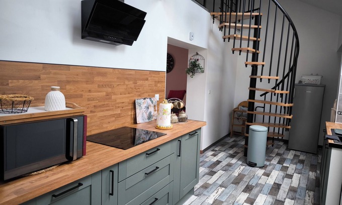 Auxi-le-Chateau Casa | Le petit coin de paradis completely renovated house in an atypical neighborhood