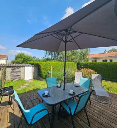 Les Herbiers Casa | Le Petit Ecureuil charmant gîte jardin terrasse