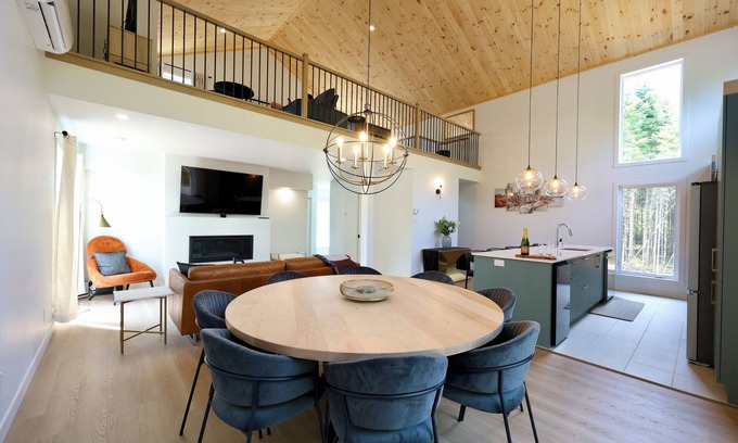 Shannon Chalet De Esquí | Le Petit Frontenac - Charming & Refined - Spa, Pool, Sauna, Foosball