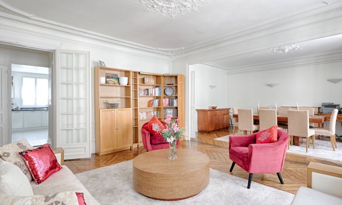 Saint-Vincent-de-Paul Apartamento | Le Petit Hôtel - Appt 6p 127 m² à Paris