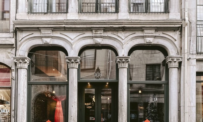 Old Montreal Hotel | Le Petit Hôtel Vieux-Montréal | Notre-Dame