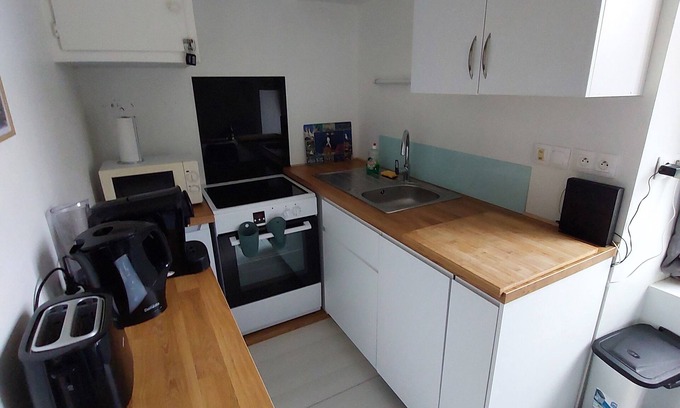 Cote de Granit Rose Apartamento | Le petit macareux close to beaches and shops