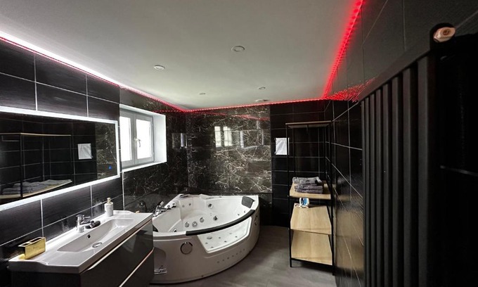 Justices Casa | Le Petit Nid Douillet Spa Balneo