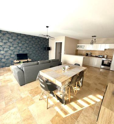 Saint-Laurent-sur-Saone Apartamento | Le Petit Phuket - Appartement confortable et calme - Proche de toutes commodité - Stationnement facile à proximité
