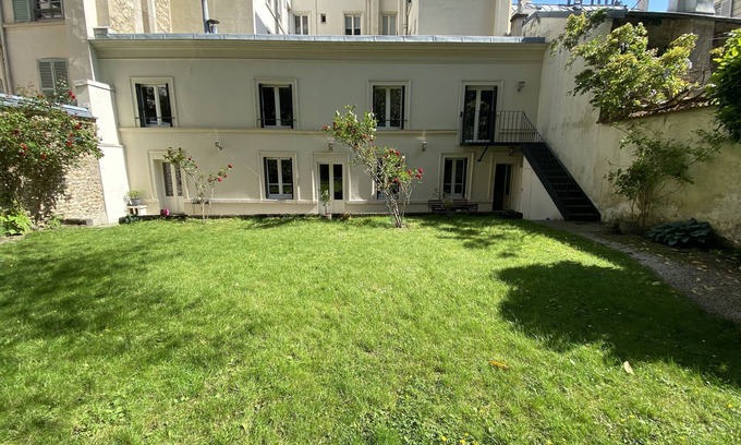 Notre-Dame Casa | Le Petit Versailles - Quiet house in the city center - Near the Palace