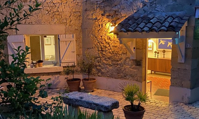 Saint-Pey-de-Castets Cama Y Desayuno | Le Prieuré de Saint Pierre