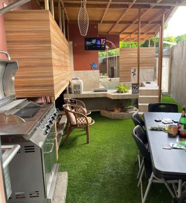 Molynes Gardens Apartamento | Le Quad - One Bedroom & Studio Apt - Private, Spacious & Secured