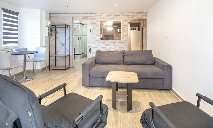 Saint-Geoire-en-Valdaine Apartamento | Le Refuge de Valdaine - Joli studio climatisé