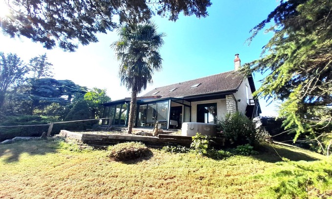 Buzancais Casa | Le Rio Clopet- large house-11 pers-SPA-garden