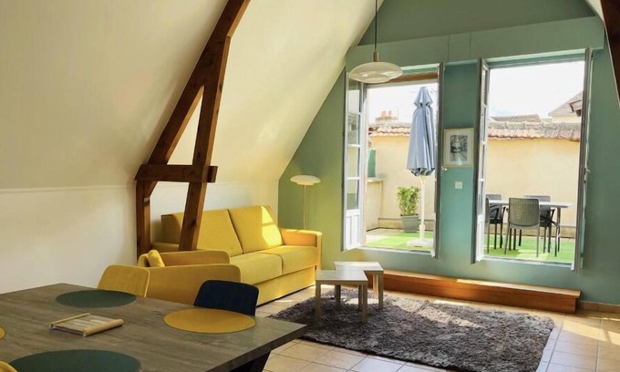 Auxerre Apartamento | Le Roelens-Apartamento-Lujoso-Baño en la habitacion-Vista a lugar emblemático