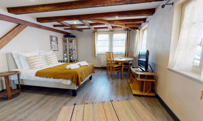 Old Town Apartamento | le rubis 1 free parking city center up to 2