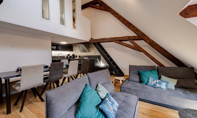 Annecy Old Town Apartamento | Le SeptQatre - Grand triplex au cœur de la Vieille Ville