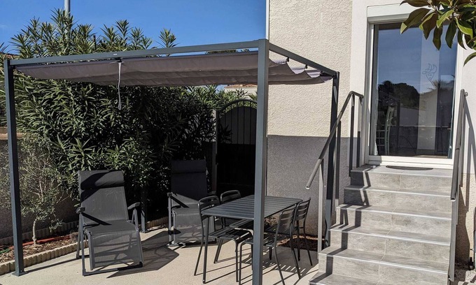 Balaruc-les-Bains Casa | Le Stud'Thau Balaruc, Charming Cocoon (outside & parking)